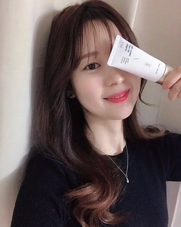 saffron tone up day cream