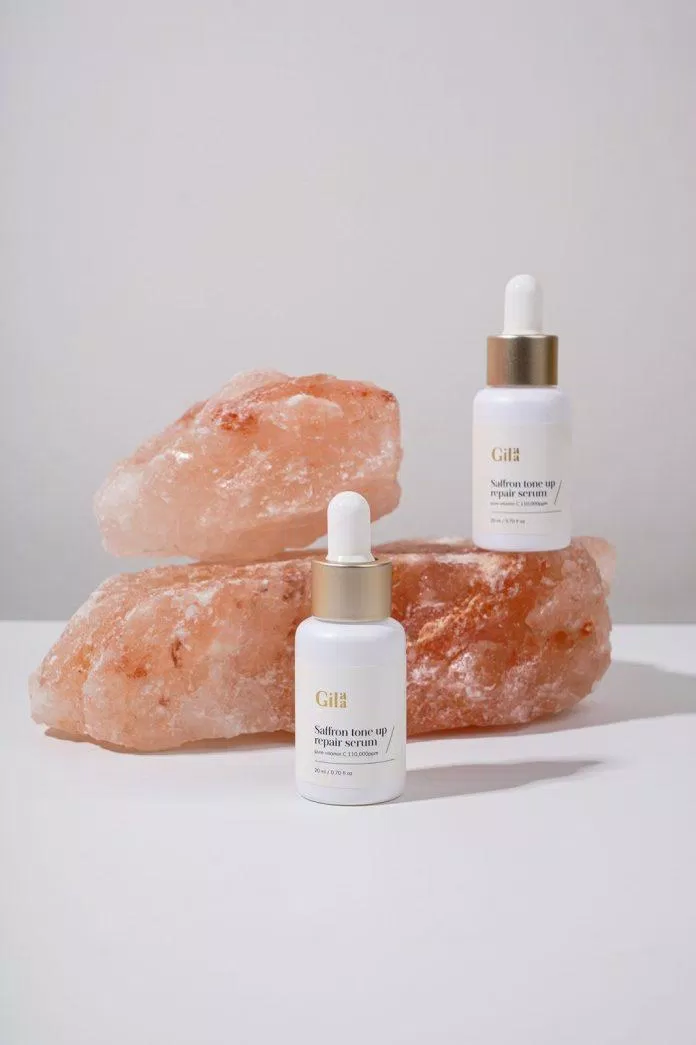 Gilaa Saffron Tone Up Repair Serum mang đến làn da trắng sáng từ sâu bên trong. (Nguồn: Internet)