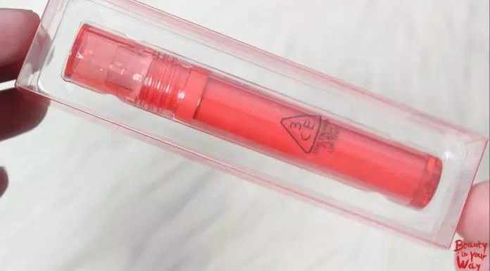 3CE Flash Lip Tint có bao bì trong suốt, nhìn xuyên thấu thấy thỏi son bên trong. (nguồn: Internet)