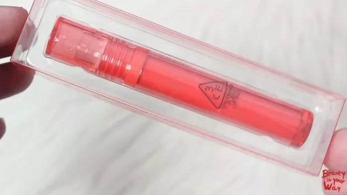 3CE Flash Lip Tint có bao bì trong suốt, nhìn xuyên thấu thấy thỏi son bên trong. (nguồn: Internet)