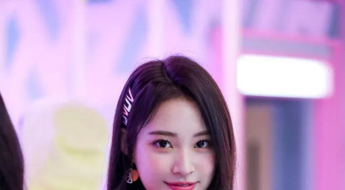 Zoa được kỳ vọng là visual tiếp bước Naeun (A Pink) với ngoại hình nổi trội (Nguồn: Twitter).