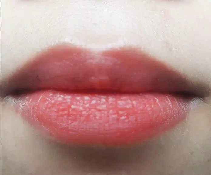 Son Benew Perfect Kissing Lipstick làm nên đôi môi đầy gợi cảm, trẻ trung, đẹp tự nhiên, quyến rũ (ảnh: BlogAnChoi).