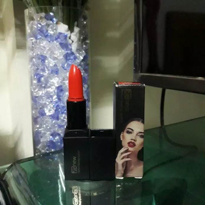 Cây son Benew Perfect Kissing Lipstick với sắc màu tươi đẹp mắt (ảnh: BlogAnChoi).