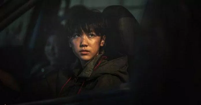 Lee Re với vai diễn cô bé Jooni lái xe cực ngầu cùng bản tính mạnh mẽ (Nguồn: Intenet)