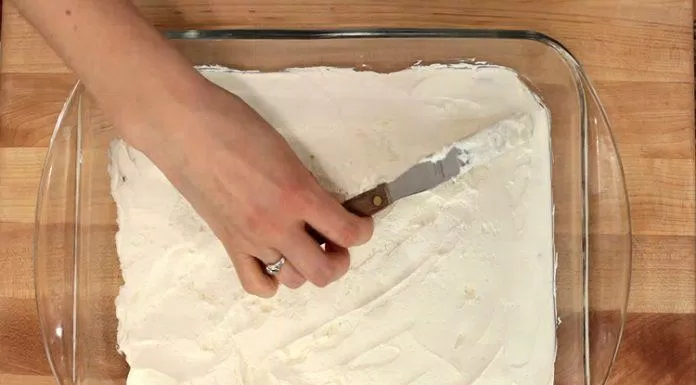 Cách làm bánh xoắn thạch dâu ngon chuẩn kiểu Mỹ
