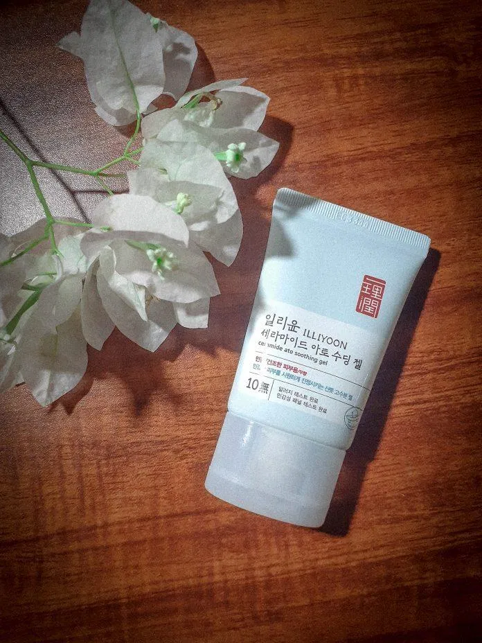 Thiết kế, bao bì của gel dưỡng ẩm ILLIYOON Ceramide Ato Soothing Gel. (Nguồn: BlogAnChoi.)