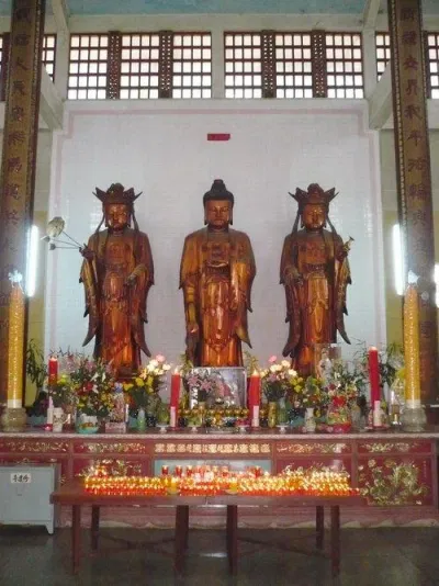 3 pho tượng Tây Phương Tam Thánh trong chùa Thiên Vương Cổ Sát ( nguồn: Internet )