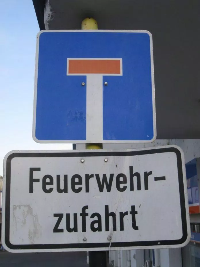 Feuerwehr-zufahrt. Biển báo ở Đức (Ảnh: Internet)