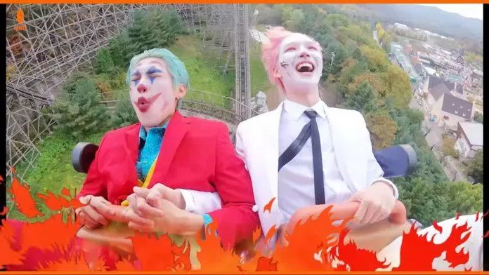 AB6IX với thử thách cosplay chơi tàu lượn. (Nguồn: Twitter)