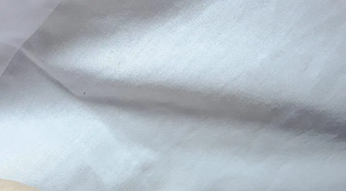 Texture lỏng, thấm khá nhanh và dễ layer với các sản phẩm khác của tinh chất. (Nguồn: BlogAnChoi.)