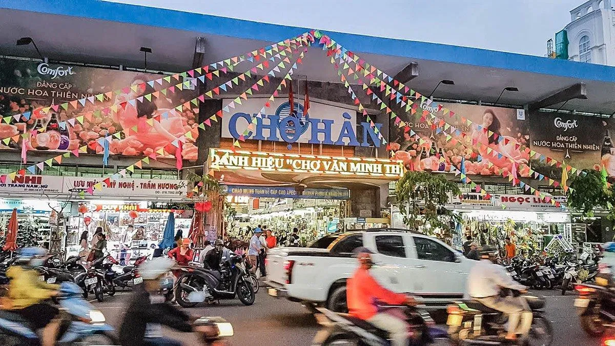 Thưởng thức các món ngon tại chợ Hàn và chợ Cồn (Ảnh: Internet) Thưởng thức các món ngon tại chợ Hàn và chợ Cồn (Ảnh: Internet)