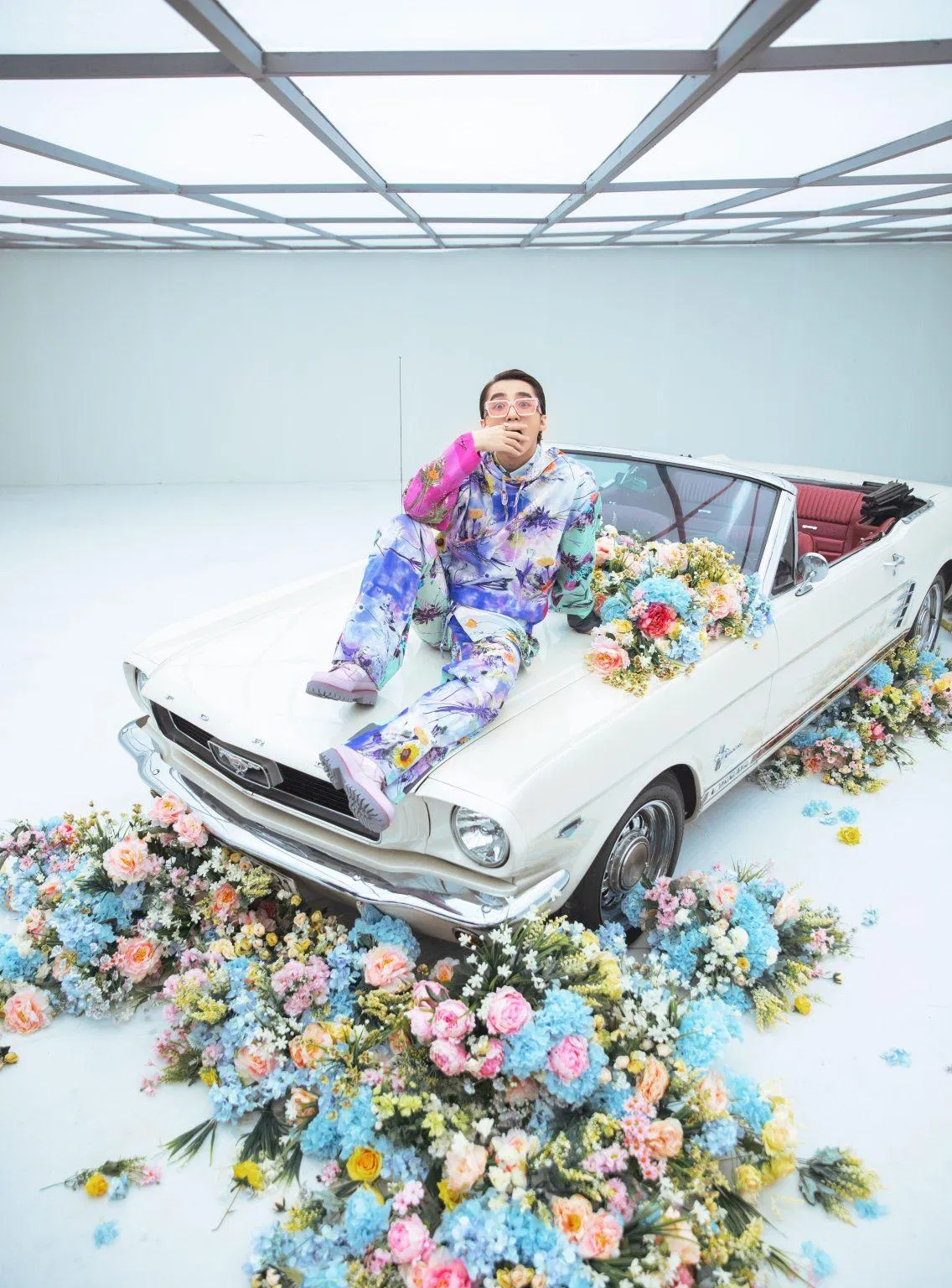 Tông màu sáng, ngọt ngào cho cả MV (Nguồn: Internet)