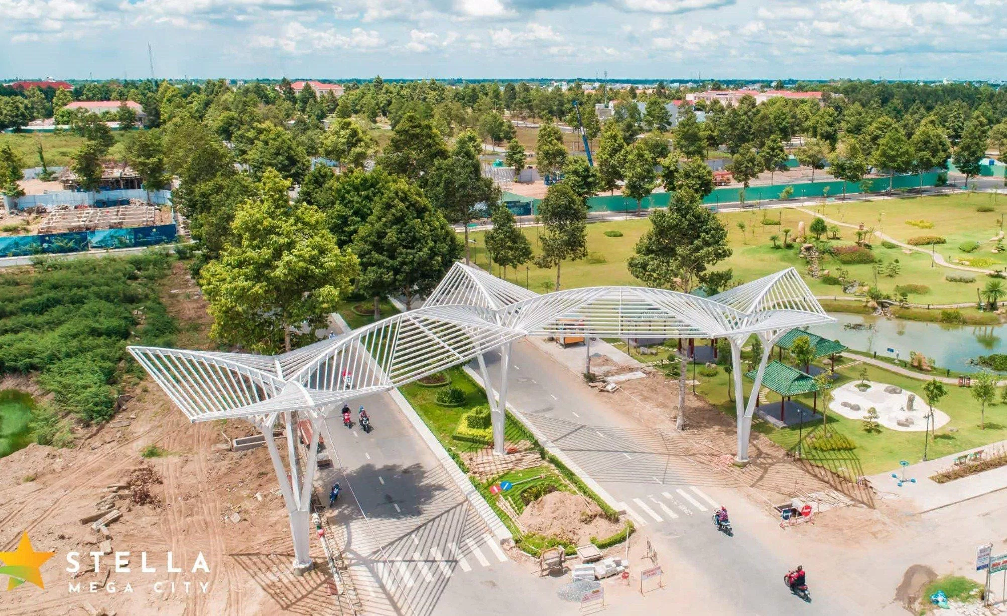 Cơ sở hạ tầng cổng chào của Stella Mega City đã hoàn chỉnh (Ảnh: Internet)
