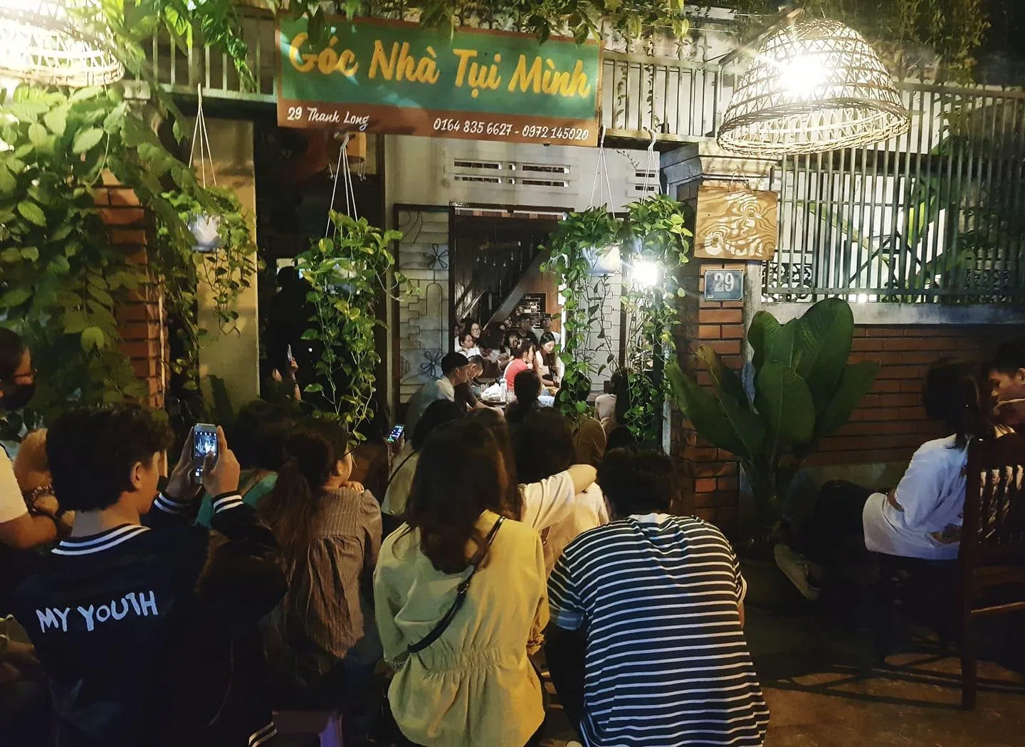KHông gian buổi tối tại Góc nhà tụi mình