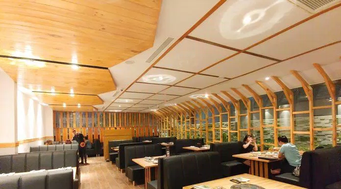 Không gian nhà hàng rộng rãi, thoáng mát, ấm áp (Nguồn: Facebook Hana Buffet)
