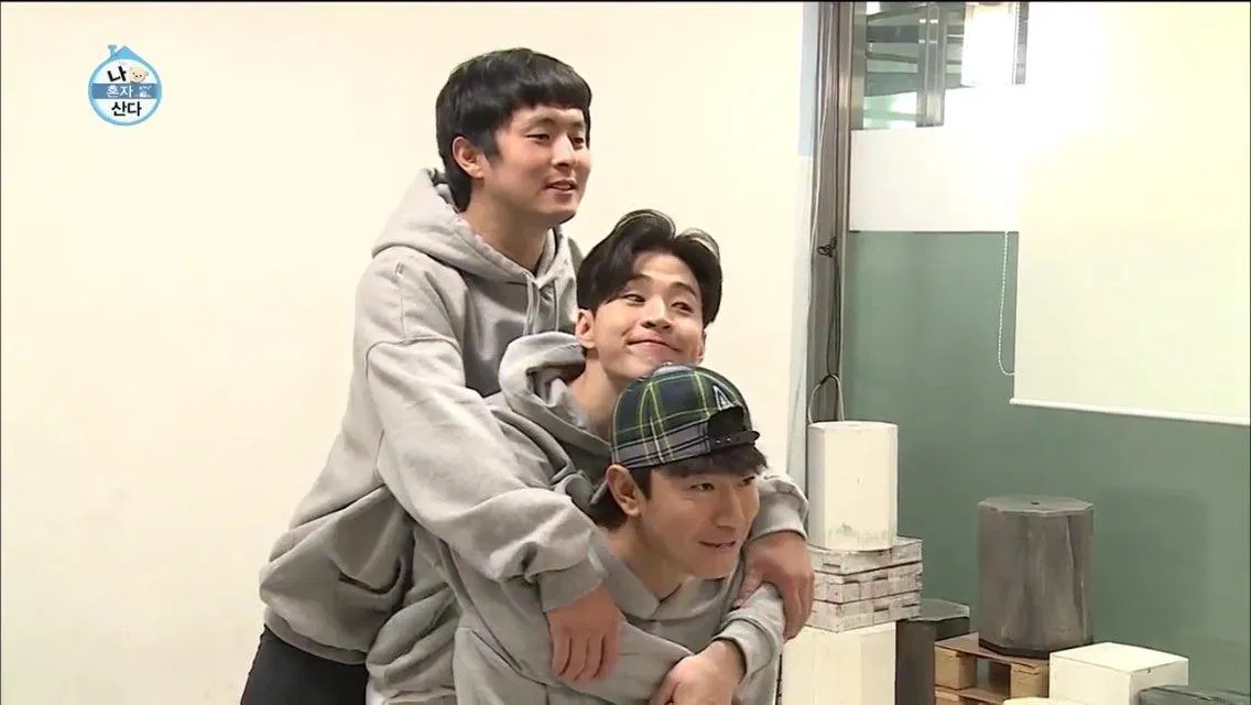 Henry và các anh vô cùng thân thiết