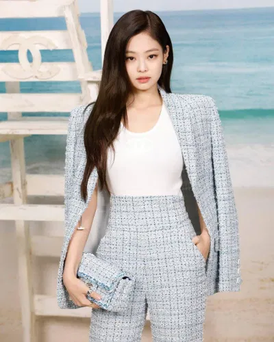Những lần tham sự show diễn của Chanel khiến netizen trầm trồ khen ngợi của Jennie (Ảnh: Internet)