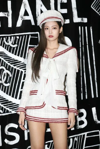 Những lần tham sự show diễn của Chanel khiến netizen trầm trồ khen ngợi của Jennie (Ảnh: Internet)