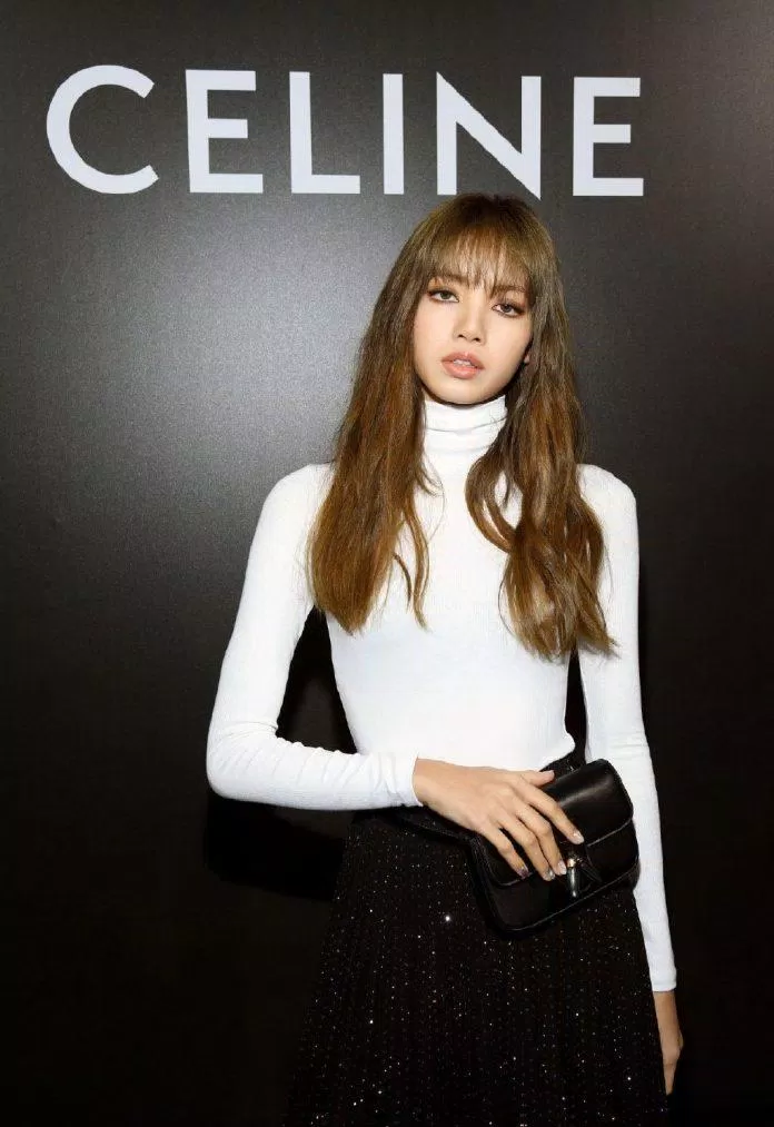 "Búp bê sống" Lisa chưa bao giờ khiến fan thất vọng mỗi lần xuất hiện dù ở trên sân khấu hay tham dự sự kiện (Ảnh: Internet)