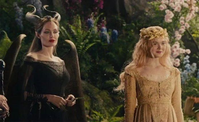 Vẻ đẹp ngọt ngào của Aurora bên cạnh Maleficent sắc sảo và mạnh mẽ (ảnh: internet)
