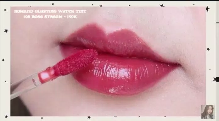 Màu son hồng đất hơi trầm có pha chút sắc đỏ làm cho đôi môi thêm hoàn hảo (ảnh chụp màn hình)