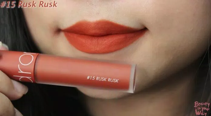 Rusk Rusk là sắc cam cháy cực kỳ xinh, dự đoán sẽ là màu son hot nhát cả bảng màu. (nguồn: Internet)