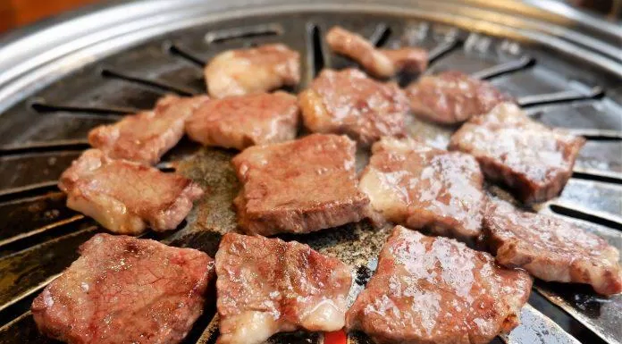 Thịt nướng được ướp vừa miệng, mềm và không quá dày (Nguồn: Facebook Meat & Meet)