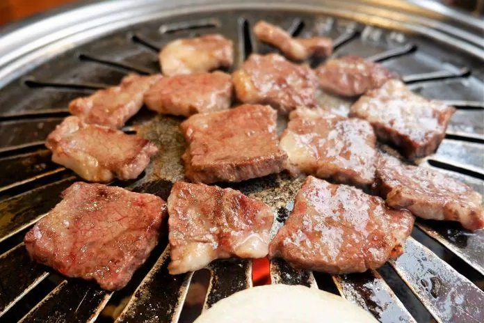 Thịt nướng được ướp vừa miệng, mềm và không quá dày (Nguồn: Facebook Meat & Meet)