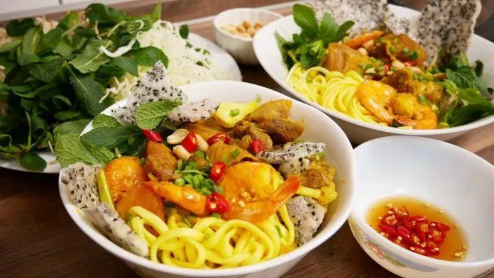 Tô mì quảng nhìn ngon bá cháy (ảnh intetnet)