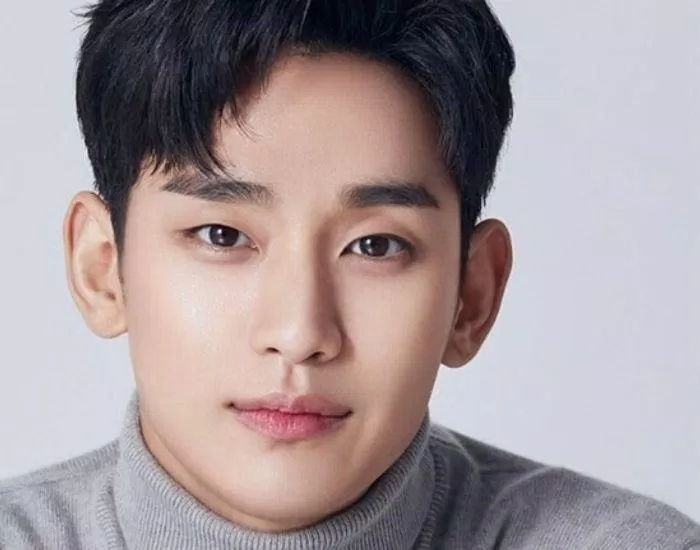 "Cụ giáo" Kim Soo Hyun trở lại màn ảnh nhỏ sau một thời gian dài. (Ảnh: Internet)