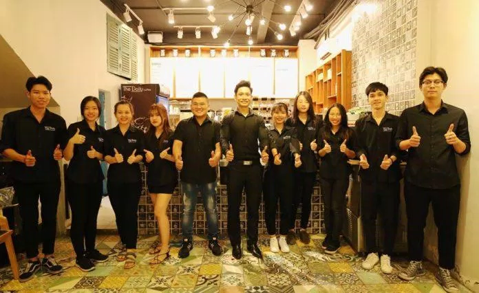 Nhân viên của quán rất thân thiện, tạo không gian riêng tư cho bạn (Nguồn: FB The Daily Coffee)
