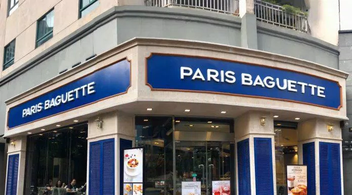 Cửa hàng được trang trí theo kiểu Pháp rất lung linh và cuốn hút (Nguồn: Facebook Paris Baguette Việt Nam)