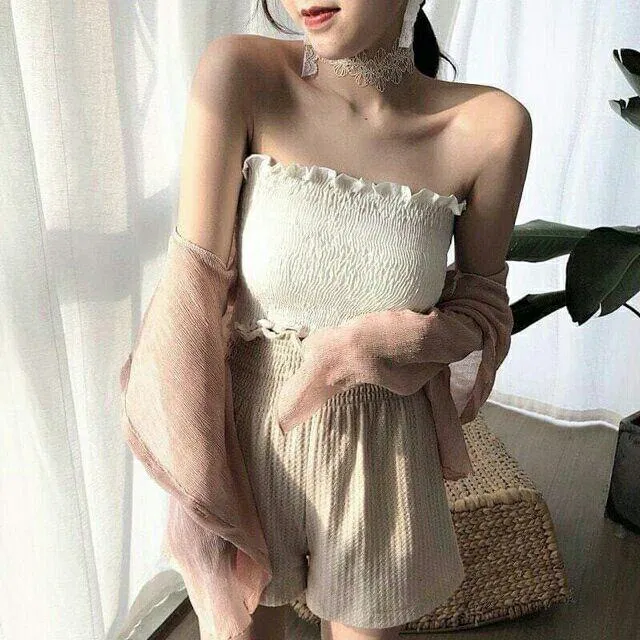 Nếu nàng theo đuổi phong cách tối giản thì hãy cân nhắc việc phối những gam màu trung tính lại với nhau. (nguồn ảnh: Internet) Nếu nàng theo đuổi phong cách tối giản thì hãy cân nhắc việc phối những gam màu trung tính lại với nhau. (nguồn ảnh: Internet)
