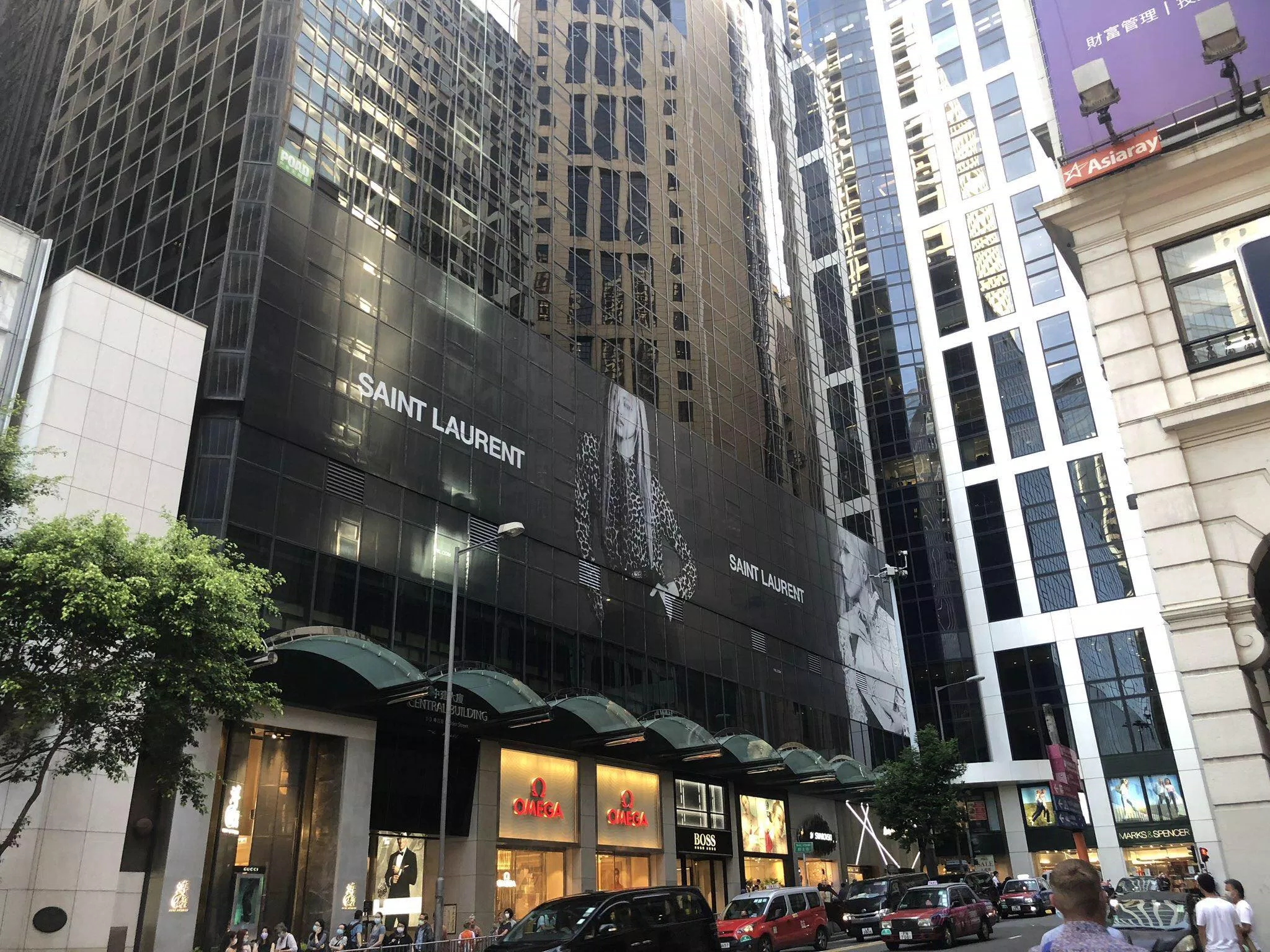 Biển quảng cáo chiến dịch Fall 2020 đặt tại Hongkong @ROSÉNATION Twitter Biển quảng cáo chiến dịch Fall 2020 đặt tại Hongkong @ROSÉNATION Twitter