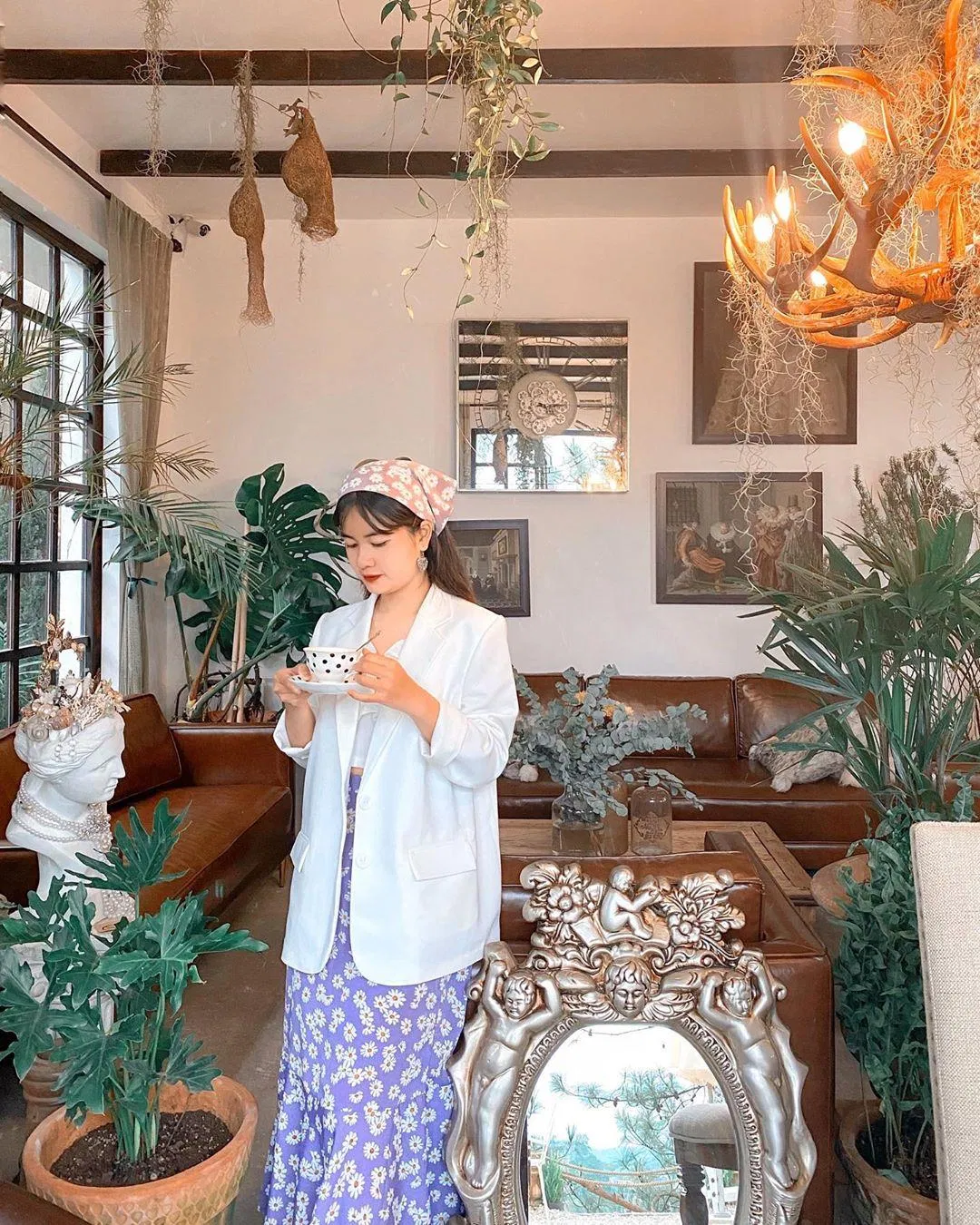 Không gian quán được trang trí khá nghệ thuật (Ảnh: Instagram tienkhi196).