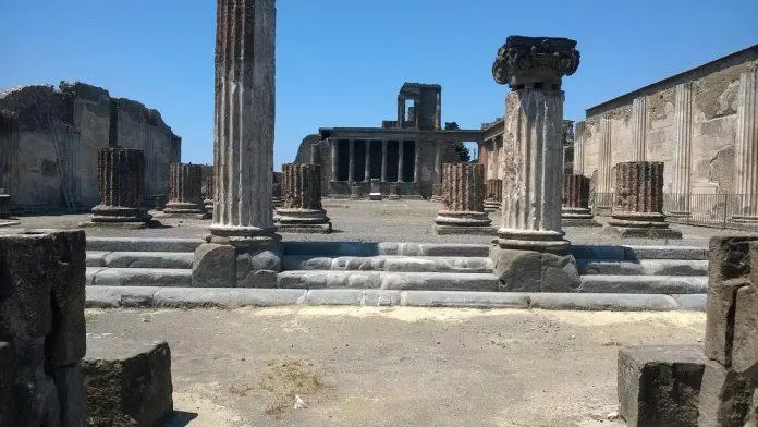 Thành cổ Pompeii, một thành phố nhộn nhịp đã từng bị chôn vùi bởi núi lửa trong quá khứ xa xưa. (Nguồn: Internet)