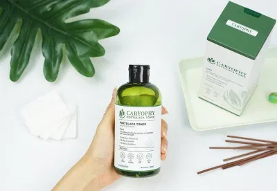 Toner Caryophy với chiết suất thiên nhiên lành tính. Toner Caryophy với chiết suất thiên nhiên lành tính.