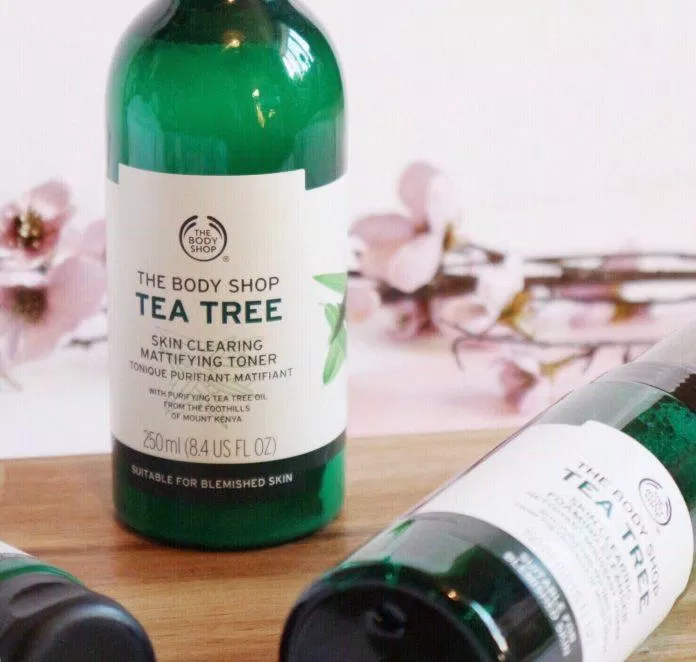 Thiết kế của The Body Shop Tea Tree Skin Clearing Mattifying Toner - Sản phẩm nước hoa hồng trị mụn nổi tiếng.