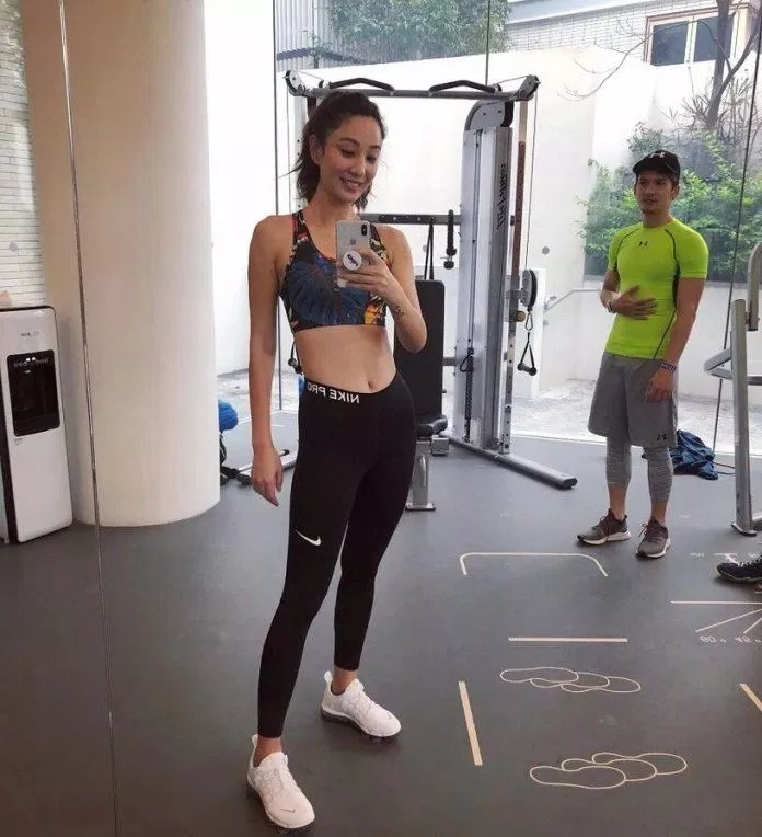 Vóc dáng khỏe khoắn của Trịnh Hy Di (Ảnh: Weibo)