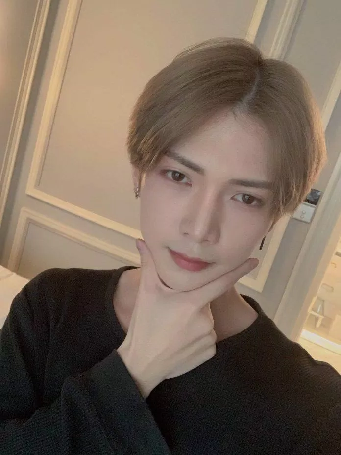 Yeosang (ATEEZ) sở hữu một làn da căng mướt. (Nguồn: Internet)