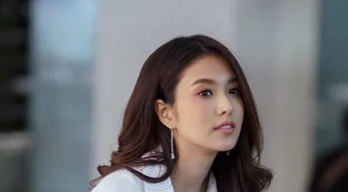 Nữ chính Min đẹp “hút hồn”. (Ảnh: internet)