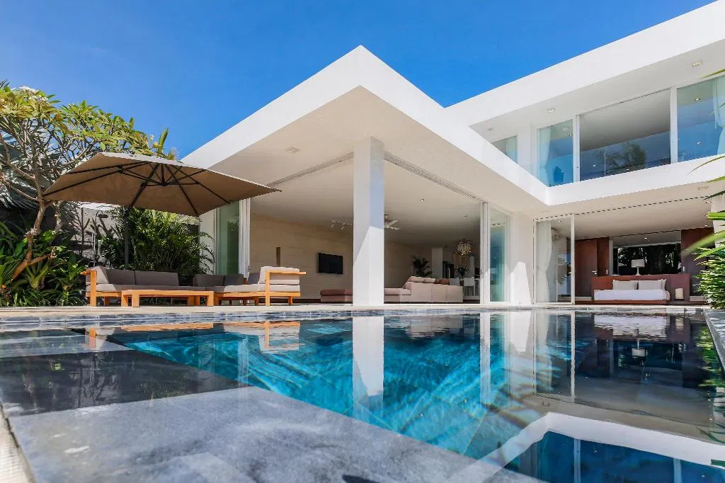 Biệt thự có hồ bơi sang trọng đẳng cấp (Ảnh: Internet)