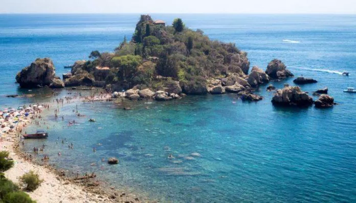 Isola Bella hòn đảo đẹp như tên gọi (Ảnh: internet)