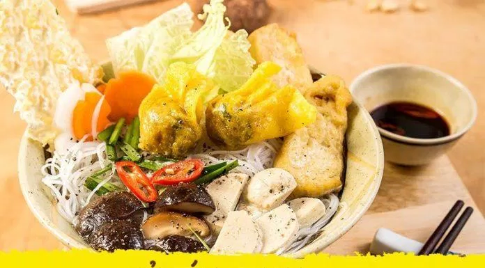 Rằm tháng 7 Âm lịch thanh nhiệt với món hủ tiếu chay ngon mê say