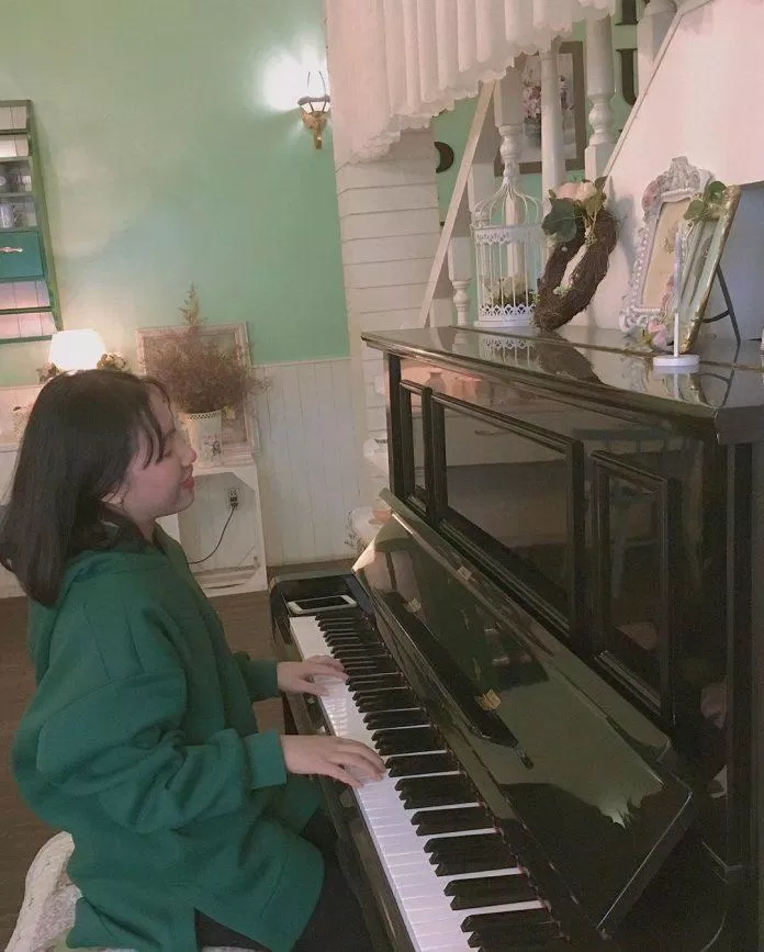Bạn có thể chơi piano trực tiếp tại quầy bar (Ảnh: Instagram thchmiko).