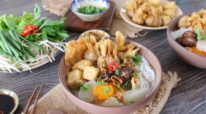 Rằm tháng 7 Âm lịch thanh nhiệt với món hủ tiếu chay ngon mê say