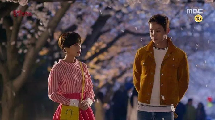 Một cảnh trong bộ phim khi Bo Nui (Hwang Jung Eum) gặp Geon Wook (Lee Soo Hyuk) (Nguồn: Internet).