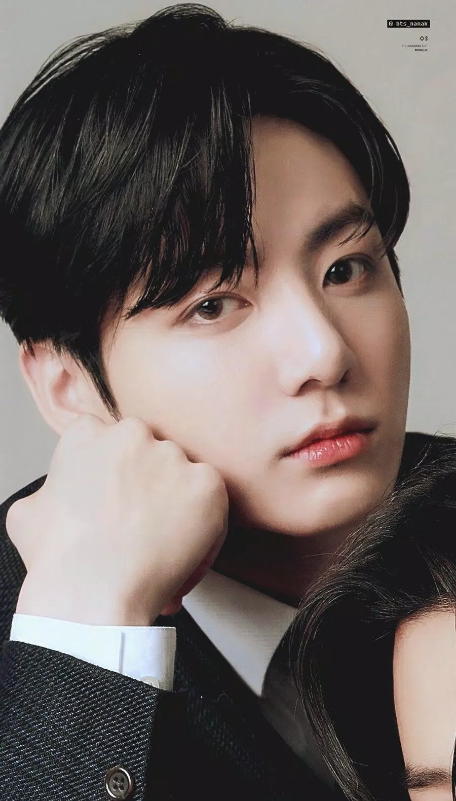 Jungkook gửi lời cảm ơn đến các y bác sĩ khi trả lời phỏng vấn cho tạp chí Nhật Bản (Ảnh: Twitter)