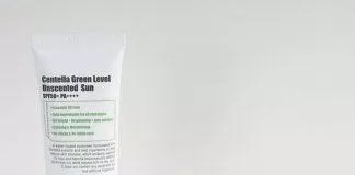 Kem chống nắng Purito Centella Green Level Unscented Sun có thành phần chính là chiết xuất rau má. (nguồn: Internet)