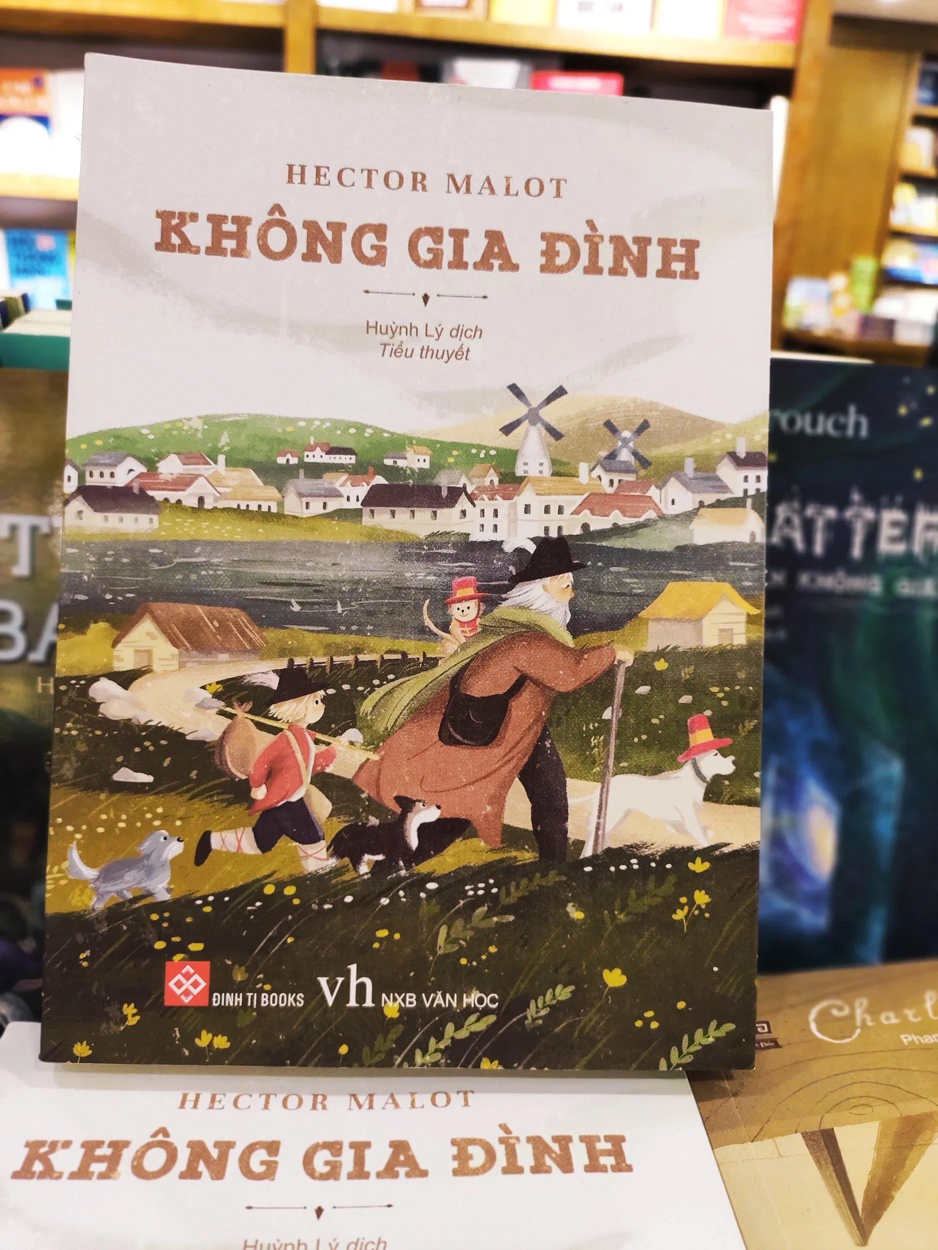 Sách thiếu nhi Không Gia Đình (Nguồn: BlogAnChoi). Sách thiếu nhi Không Gia Đình (Nguồn: BlogAnChoi).